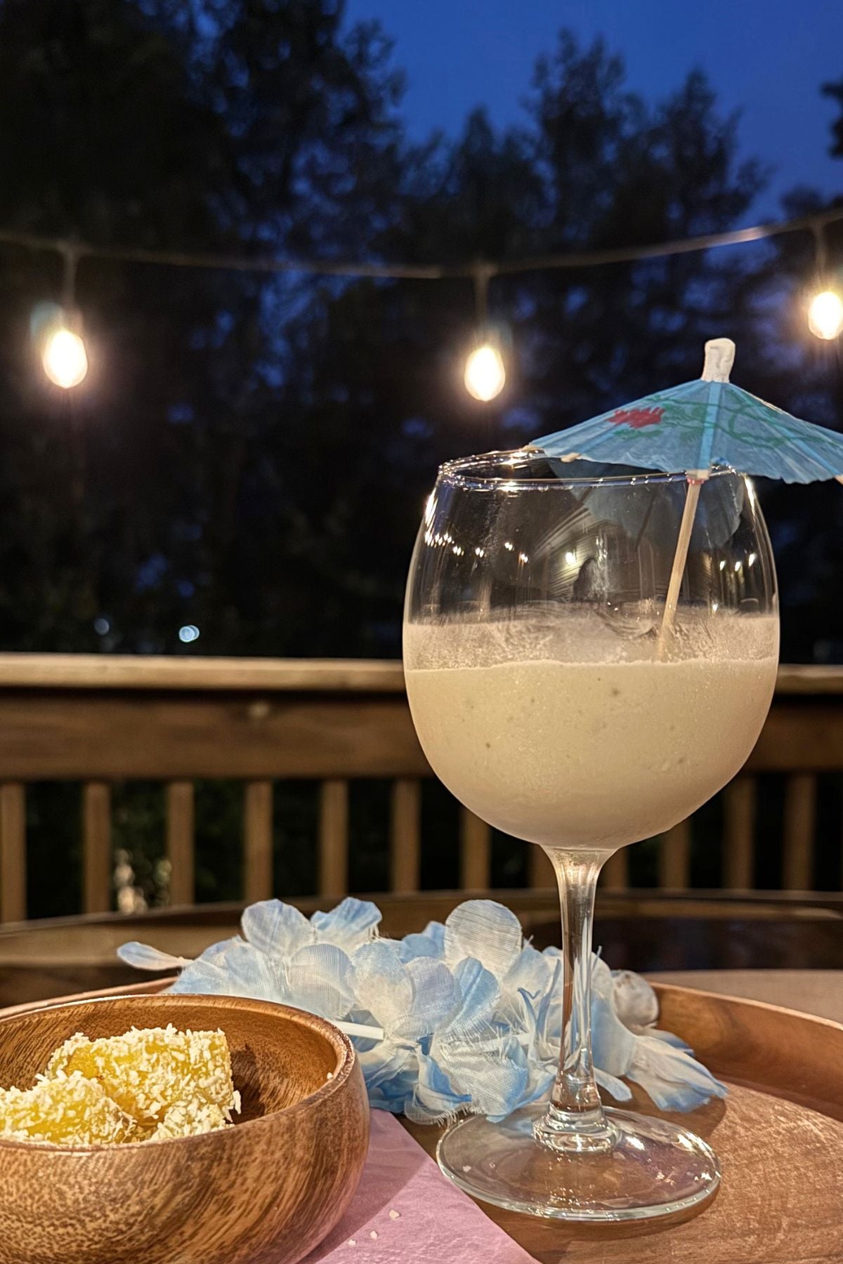 creamy macadamia smoothie (1) Creamy tropical smoothie made with macadamia nuts and coconut milk.